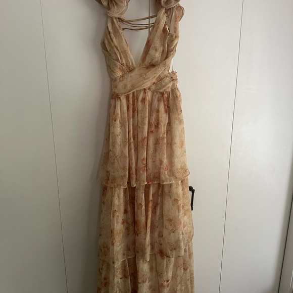 Storia Cream Floral Maxi Dress - Picture 3 of 9